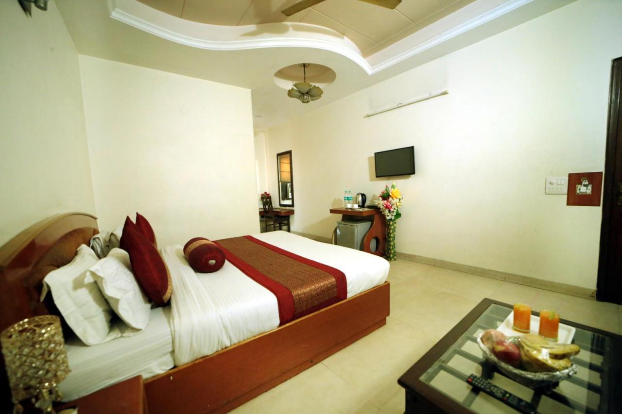 Hotel Blue Bell New Delhi Extérieur photo